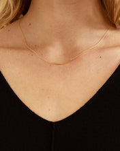 Load image into Gallery viewer, 14K Gold Short Arc Necklace
