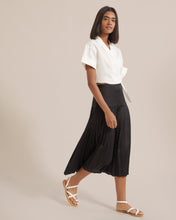 Load image into Gallery viewer, Nimah Cropped Wrap Blouse
