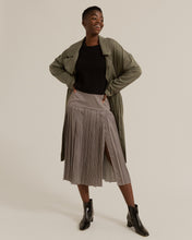 Load image into Gallery viewer, Ilana Pleated Houndstooth Midi Skirt
