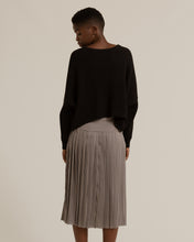 Load image into Gallery viewer, Saya Cropped Crew Neck Sweater
