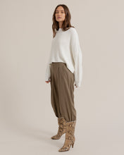 Load image into Gallery viewer, Saya Cropped Crew Neck Sweater
