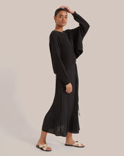 Load image into Gallery viewer, Saya Cropped Crew Neck Sweater
