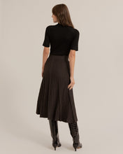 Load image into Gallery viewer, Ting Ting Mock-Neck Short-Sleeve Sweater
